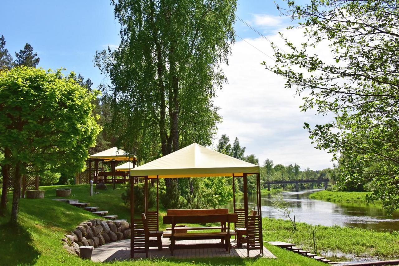 Hotel Pusu Takas Andrioniskis Exteriér fotografie