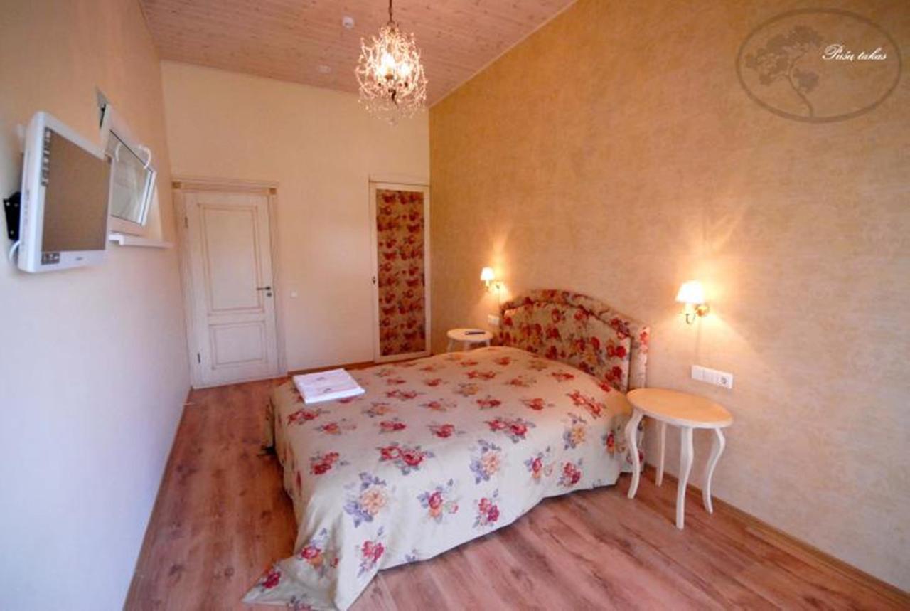 Hotel Pusu Takas Andrioniskis Pokoj fotografie